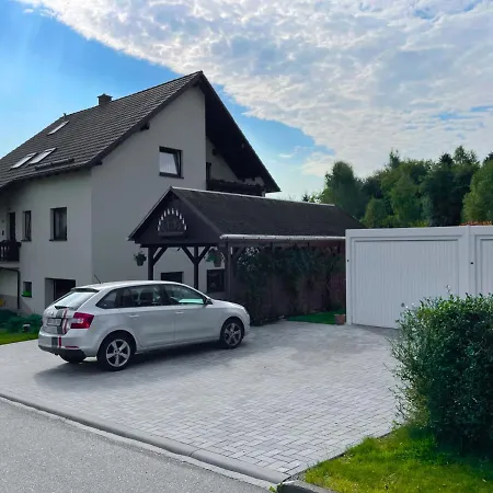 شقة In Ruhiger Waldrandlage Bärenstein